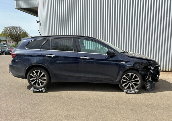Fiat Tipo cena 25999 przebieg: 100000, rok produkcji 2019 z Poręba małe 106